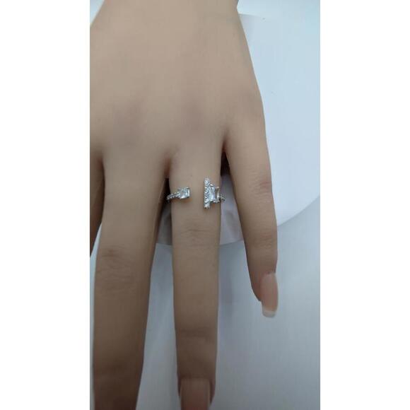 Silver Open Band Ring with Clear Gemstones Size 8 - Picture 4 of 7